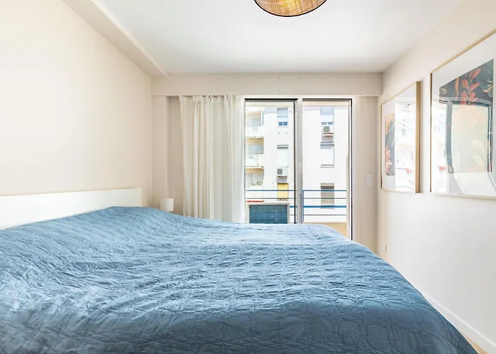 Ak Magnifique Et Spacieux 3 Pieces, Vue Antibes